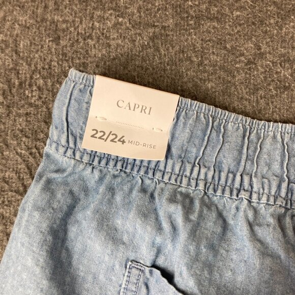 NWT Lane Bryant Mid-Rise Capri Pants Womens 22/24 Blue Chambray - Picture 11 of 13